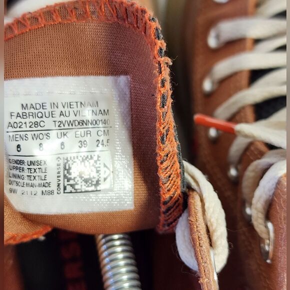 Converse   - Picture 2 of 2